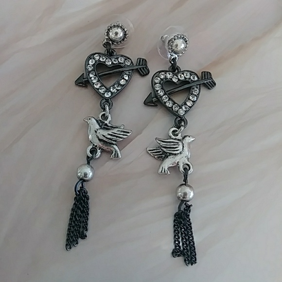 Heart and Bird Charm Dangle  Earring - Picture 3 of 5
